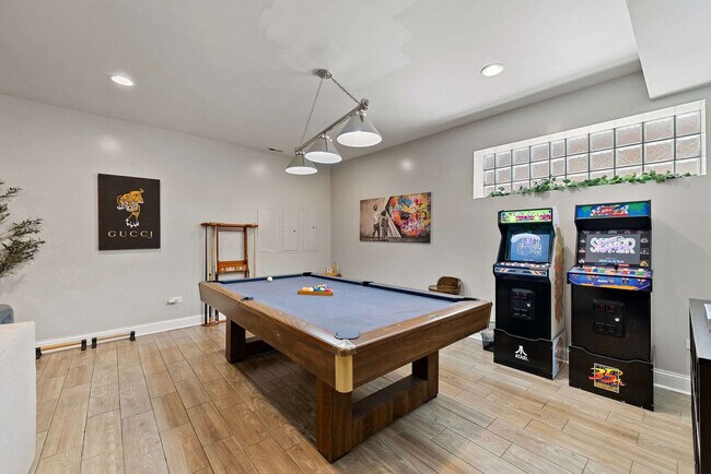 2630 S Throop St in Chicago, IL - Building Photo - Building Photo