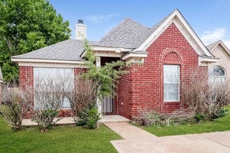 3538 E Regency Park Cir in Memphis, TN - Building Photo - Building Photo