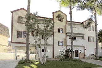 Villa Alondra in Long Beach, CA - Foto de edificio - Building Photo