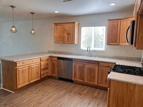 1845 Mesa St in Redding, CA - Building Photo - Building Photo