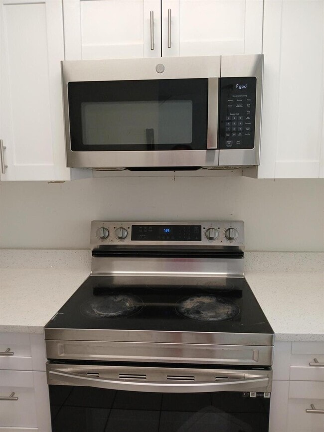 441 Cypress Way W in Palm Springs, FL - Building Photo - Building Photo