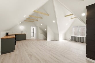 3372 N Downer Ave in Milwaukee, WI - Building Photo - Building Photo