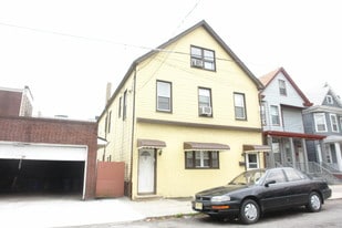 177 Broad St in Perth Amboy, NJ - Building Photo