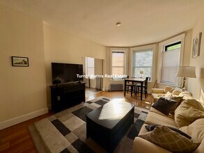 397A Harvard St, Unit 2 in Brookline, MA - Building Photo - Building Photo