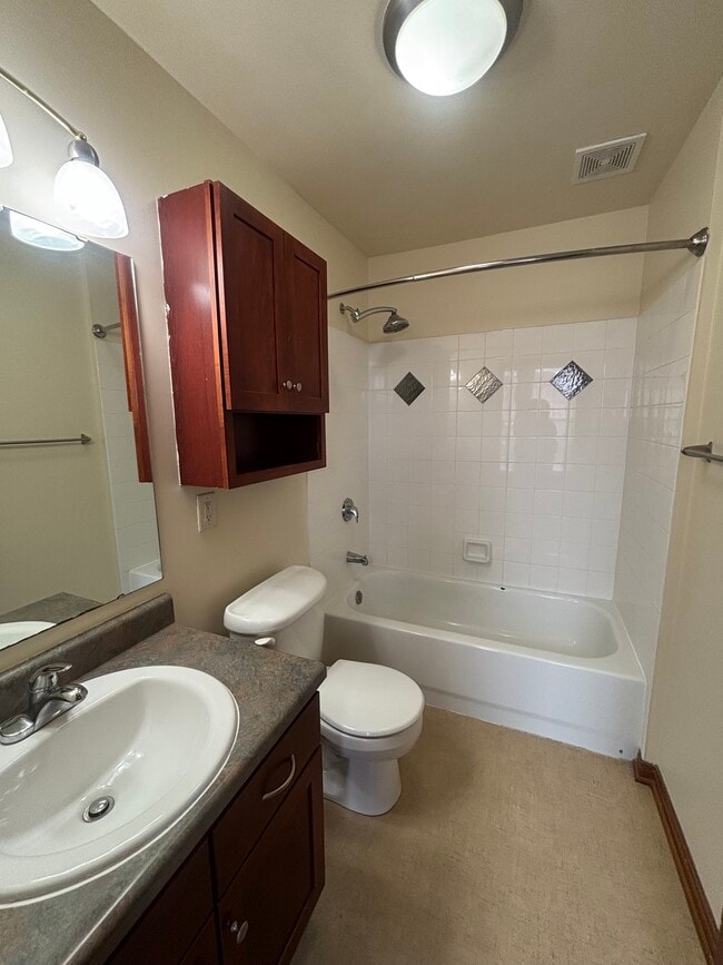 450 N Massachusetts Ave in Indianapolis, IN - Foto de edificio - Building Photo