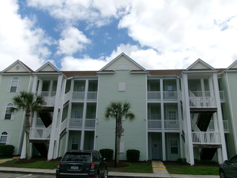 110 Fountain Pointe Ln in Myrtle Beach, SC - Building Photo