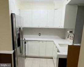 555 Massachusetts Ave NW in Washington, DC - Building Photo - Building Photo