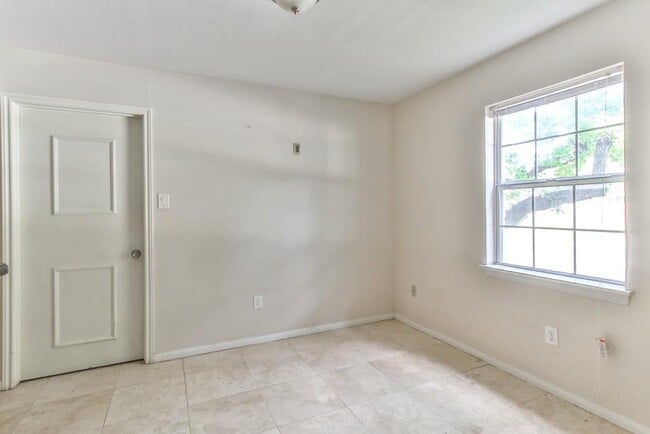 property at 3839 Sun Valley Dr