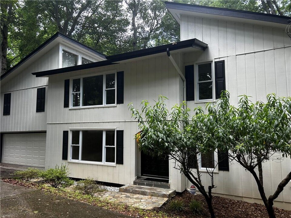 2710 Margaret Mitchell Dr NW in Atlanta, GA - Building Photo