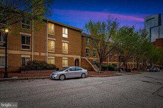 134 W Barre St-Unit -R 33 in Baltimore, MD - Building Photo - Building Photo