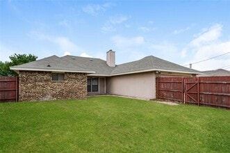 1014 Brookhaven Dr in Lancaster, TX - Building Photo - Building Photo