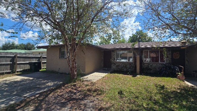 825 Bradley Cir in Lynn Haven, FL - Building Photo - Building Photo