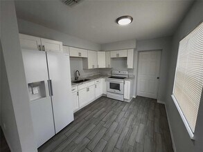 4912 23rd St W in Bradenton, FL - Foto de edificio - Building Photo