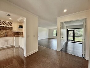 13135 Chadwick Ct, Unit 9 in West Palm Beach, FL - Foto de edificio - Building Photo