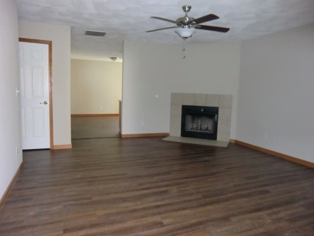 203 Autumn Pine Dr, Unit 203 in Fairview Heights, IL - Building Photo - Building Photo