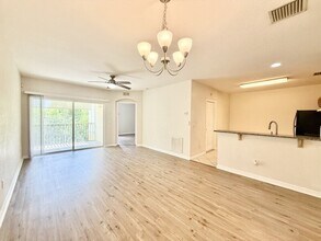429 Newmont Cir in Ruskin, FL - Building Photo - Building Photo