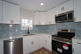 135 Gulfview Ave, Unit Apartment 135a in Fort Myers Beach, FL - Foto de edificio - Building Photo