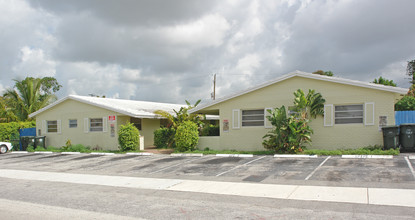 509-511 NW 40th St in Oakland Park, FL - Building Photo - Building Photo