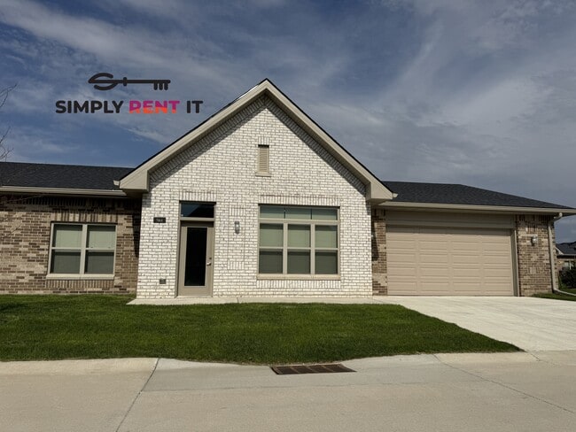 property at 561 W Crystal St