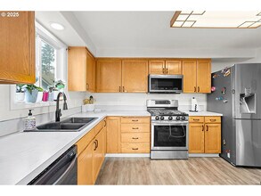 4504 NE 131st Ave in Vancouver, WA - Building Photo - Building Photo