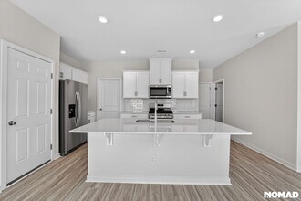 6609 Barcelona Wy in Charlotte, NC - Foto de edificio - Building Photo