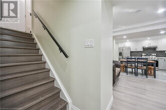 31 Joseph Ct in Hamilton, ON - Building Photo - Building Photo