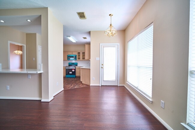 9111 Winkbow Dr in Houston, TX - Building Photo - Building Photo