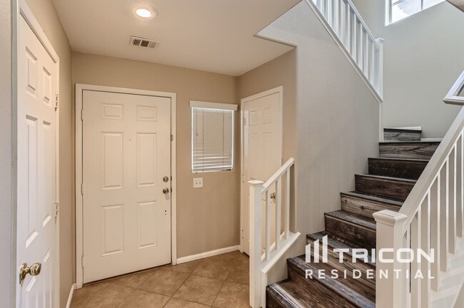 8383 Golden Amber St in Las Vegas, NV - Building Photo - Building Photo