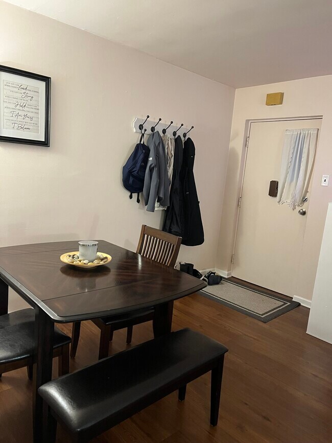 1832 Horace Ave, Unit Apt C in Abington, PA - Foto de edificio - Building Photo