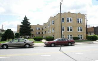 2421 N Oak Park Ave Apartments