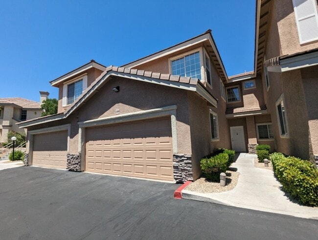 9901 Trailwood Dr in Las Vegas, NV - Building Photo - Building Photo