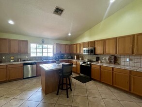 1658 SW Import Dr in Port St. Lucie, FL - Building Photo - Building Photo