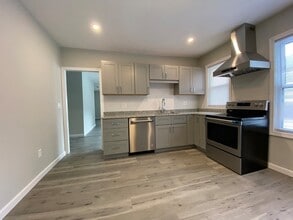 67 Richmond Ave, Unit 2 in Worcester, MA - Building Photo - Building Photo