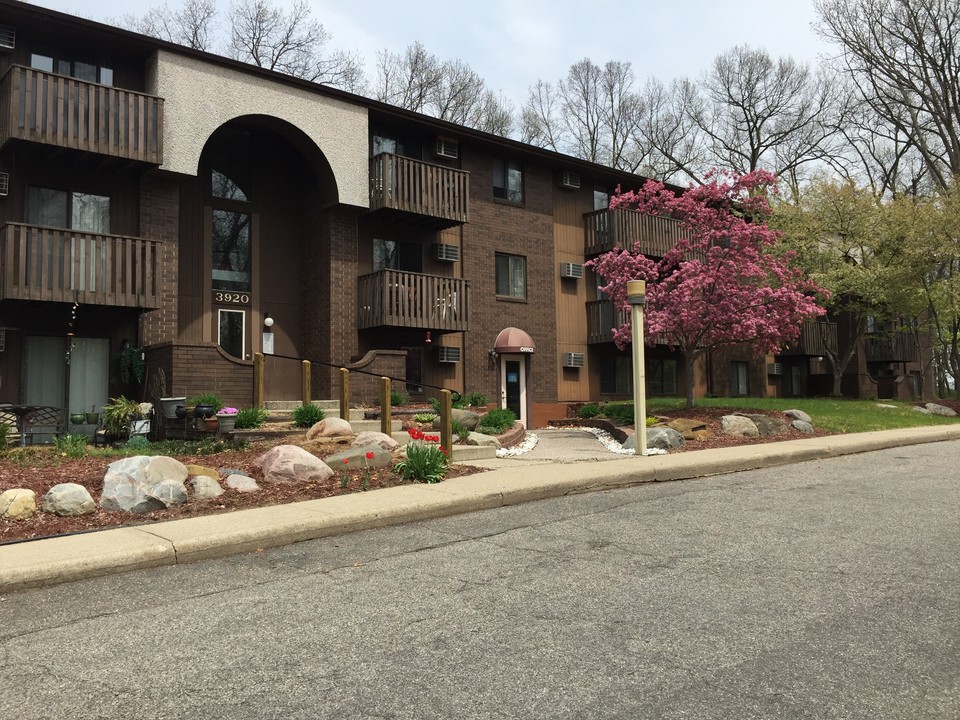 Brockton Woods Apartments in Wyoming, MI - Foto de edificio