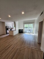 14625 Dickens St in Los Angeles, CA - Building Photo