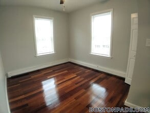 108 Boston St in Boston, MA - Building Photo - Building Photo