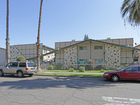 King's Court Apartments in Fresno, CA - Foto de edificio - Building Photo