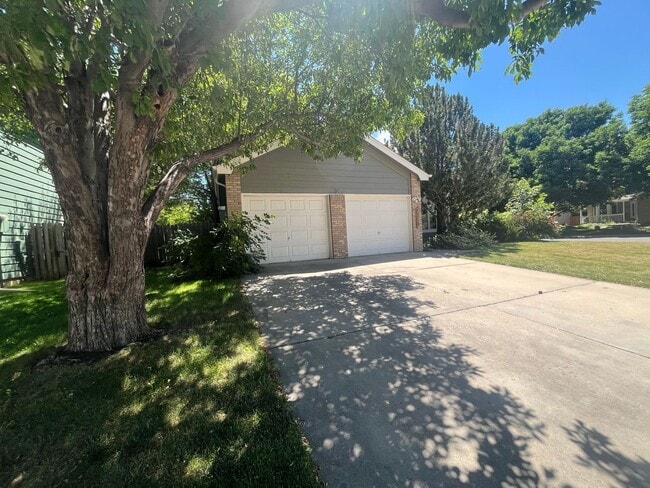 2215 Sunstone Dr in Fort Collins, CO - Building Photo - Building Photo