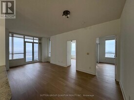 388 Prince of Wales Dr in Mississauga, ON - Building Photo