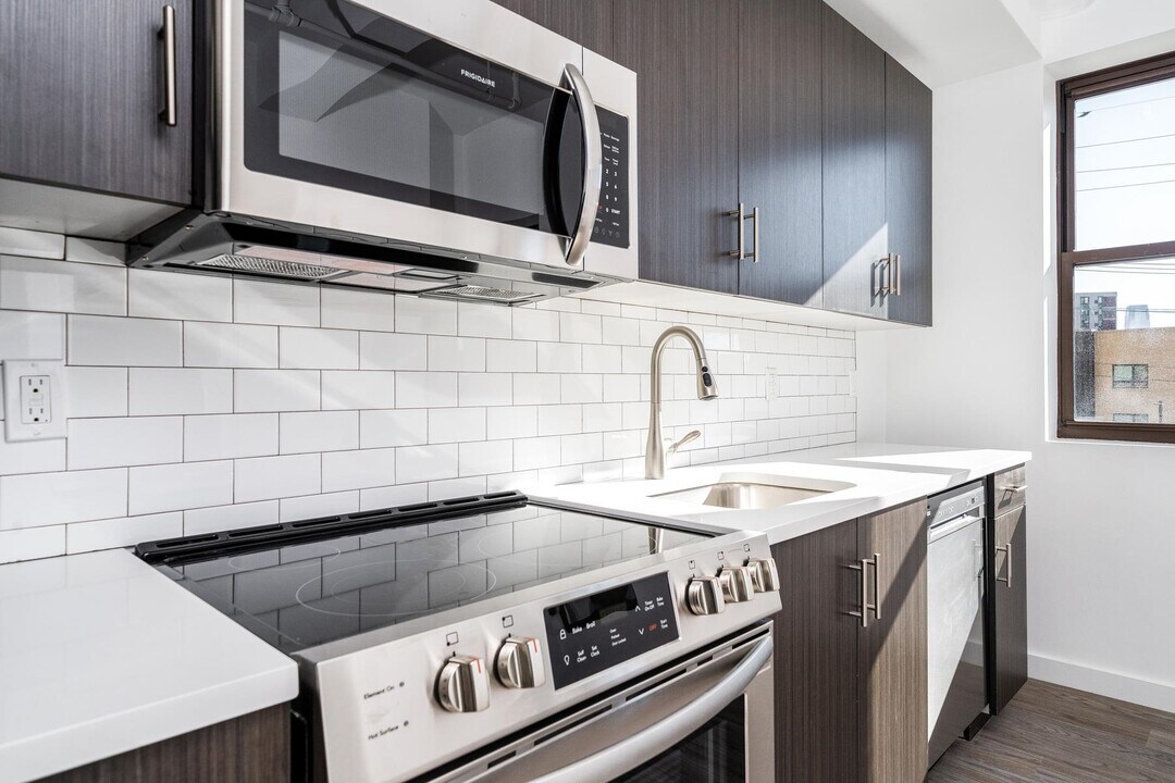 201 Cornelison Ave in Jersey City, NJ - Building Photo