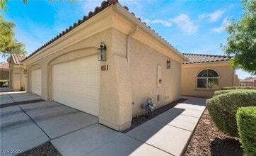 8652 Deering Bay Dr in Las Vegas, NV - Building Photo - Building Photo