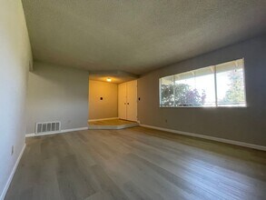 7008 Arend Ct in Citrus Heights, CA - Building Photo - Building Photo