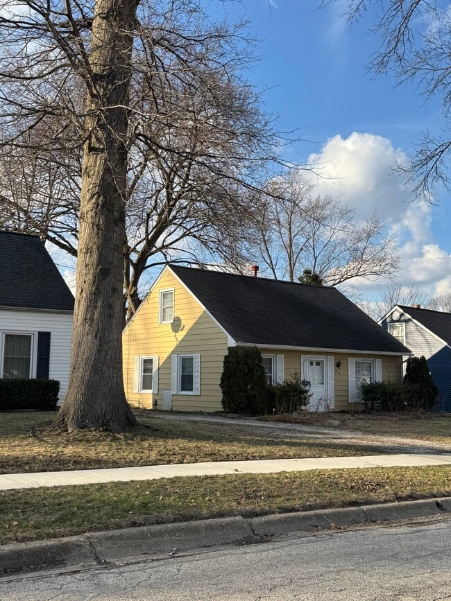 property at 1936 Tudor St