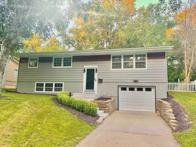 property at 21 N Kenosha Dr