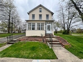 363 E Milton Ave in Rahway, NJ - Building Photo - Building Photo
