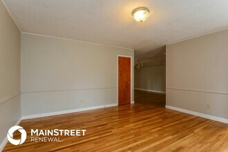 2060 Avon Dr, Unit 2305 in Florissant, MO - Building Photo - Building Photo