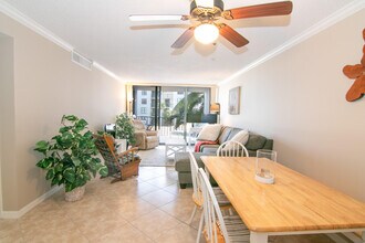 3545 S Ocean Blvd in South Palm Beach, FL - Building Photo - Building Photo