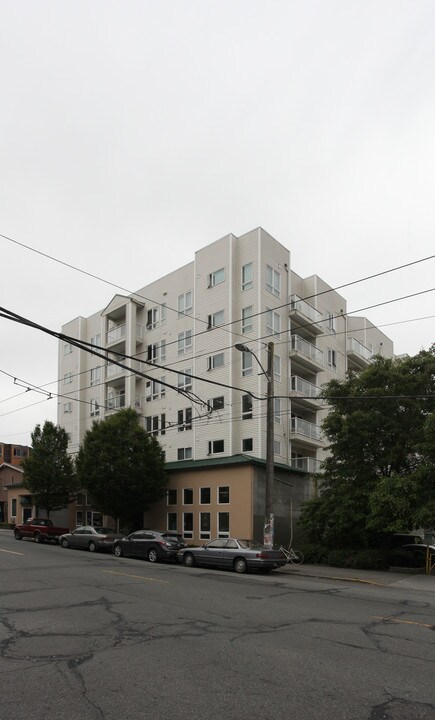 Capitol Steps Apartments in Seattle, WA - Building Photo