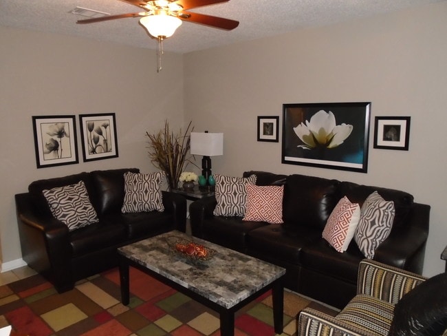 201 Teague St, Unit 5 in Picayune, MS - Foto de edificio - Building Photo