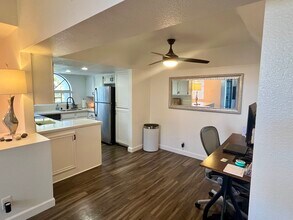 110 Via Solaro, Unit 110 in Encinitas, CA - Building Photo - Building Photo